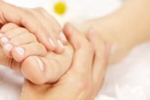 Akuzoma v/Leo Tronier