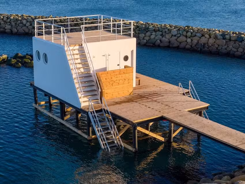 &Aring;lb&aelig;k Havnebad